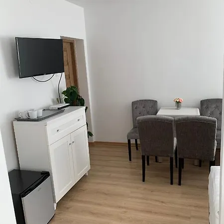 ホームステイ Komfortowe Pokoje *